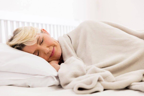 Nằm ngủ quay đầu hướng nào tốt? Bí quyết chọn hướng ngủ hợp phong thủy