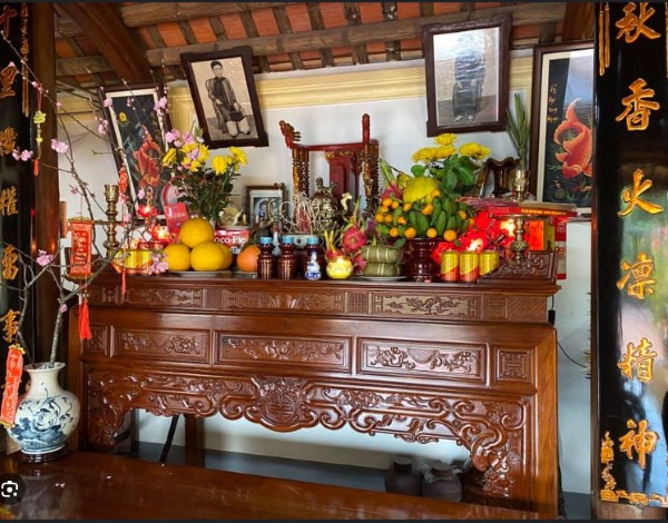 Sắp xếp bàn thờ gia tiên đúng cách để thu hút tài lộc và bình an