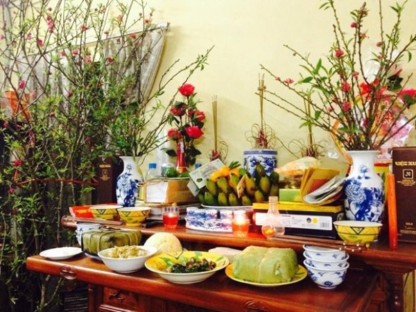 Nghi thức cúng bái và chăm sóc bàn thờ gia tiên